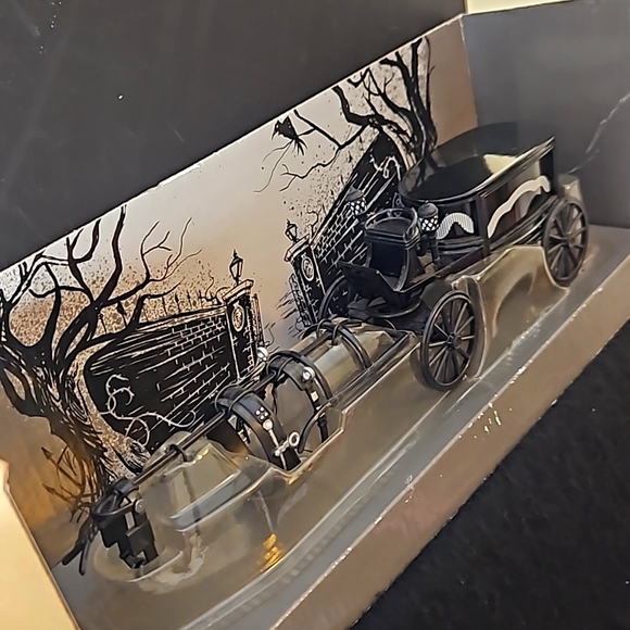 Disney's Vintage Haunted Mansion Spooky Die Cast  Metal Hearse. - Picture 8 of 9